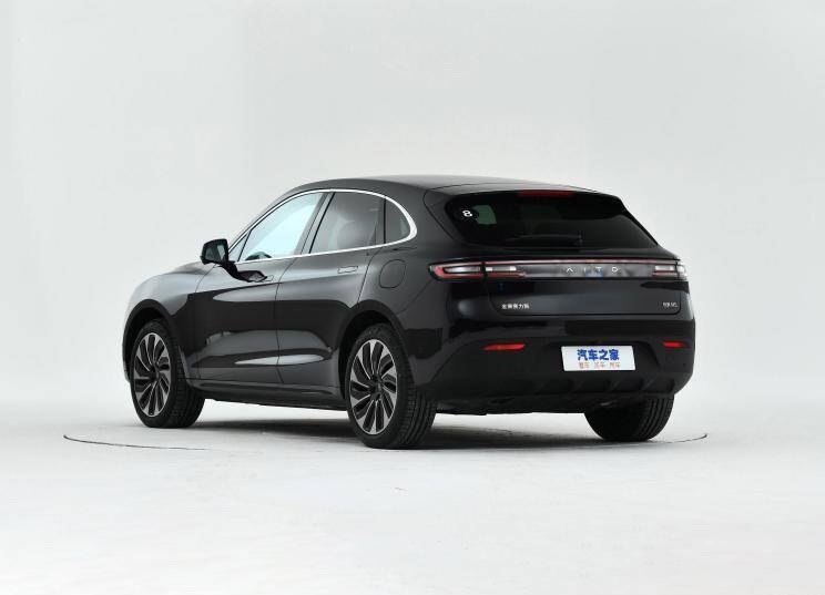 更适合年轻群体，问界新M5售24.98万元起